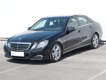 Mercedes Klasa E W211 Sedan W211 2.1 (220 CDI) 170KM 2009 Mercedes E E 220 CDI, 167 KM, Automat, Skóra, zdjęcie 1