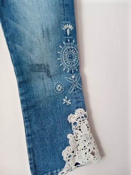 Desigual damskie spodnie jeans flare XS/24