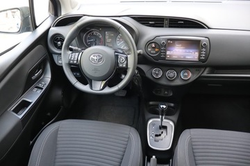 Toyota Yaris III Hatchback 5d Facelifting 2017 1.5 Dual VVT-iE 111KM 2018 Toyota Yaris 1.5 Dual VVT-i, Salon Polska, zdjęcie 6