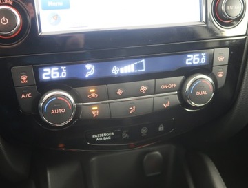 Nissan Qashqai II Crossover 1.2 DIG-T 115KM 2014 Nissan Qashqai 1.2 DIG-T, Salon Polska, zdjęcie 11