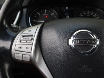 Nissan Qashqai II Crossover 1.6 dCi 130KM 2014 Nissan Qashqai 1.6 dCi, Navi, Klima, Klimatronic, zdjęcie 16