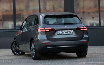 Mercedes Klasa B W247 Sports Tourer 1.3 B180  136KM 2019 Mercedes-Benz Klasa B Mercedes-Benz Klasa B 180 7G-DCT 1.3 Benzyna 136KM, zdjęcie 1