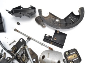 Винты наполнителя рамы BMW F 650 GS 00-08