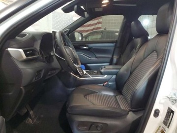 Toyota Highlander III 2023 Toyota Highlander 2023, 2.4L, 4x4, L, po gradobiciu 2.4 Benzyna 265KM, zdjęcie 7