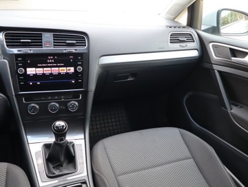 Volkswagen Golf VII Variant 1.6 TDI CR DPF BlueMotion Technology 90KM 2017 VW Golf 1.6 TDI, Salon Polska, Klima, Tempomat, zdjęcie 7