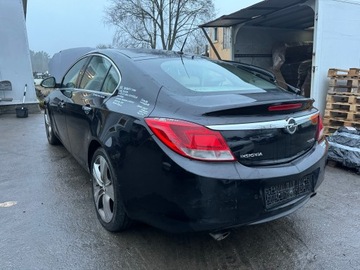 OPEL INSIGNIA A POLIČKA KUFRU