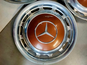 Комплект колпаков Mercedes W107.