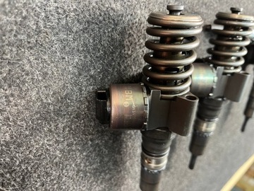 vw audi skoda 2.0 tdi BKD насос-форсунка 03G130073G