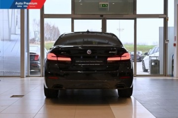 BMW Seria 5 G30-G31 2022 BMW Seria 5 540i xDriveFV23Adaptacyjne Reflektory LEDPakiet Sportowy M, zdjęcie 16