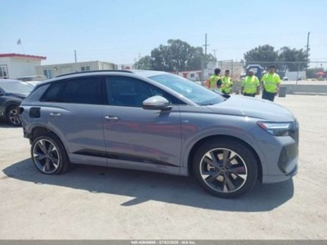 Audi Q4 2024 Audi Q4 e-tron E-TRON PREMIUM PLUS 55 QUATTRO, 2024r., 4x4, Elektryczny, zdjęcie 4