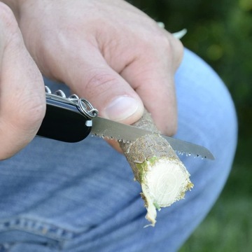 Карманный нож Victorinox Huntsman красный