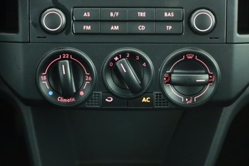 Volkswagen Polo IV Hatchback 1.2 i 54KM 2005 VW Polo 1.2, Klima, zdjęcie 9