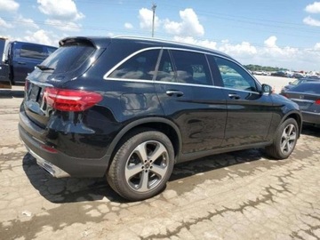 Mercedes GLC C253 2018 Mercedes-Benz GLC 2018 Mercedes-Benz GLC GLC 300 4MATIC SUV 2.0 Benzyna, zdjęcie 2