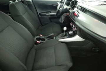 Alfa Romeo Giulietta Nuova II Hatchback 5d 1.6 JTD 16v 105KM 2011 Alfa Romeo Giulietta 1.6 JTDM, Klima, Klimatronic, zdjęcie 6