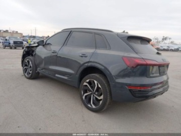 Audi Q8 2024 Audi Q8 e-tron E-TRON PRESTIGE QUATTRO, 2024r., 4x4, Elektryczny 355KM, zdjęcie 2