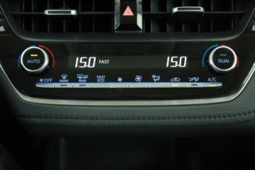 Toyota Corolla XII Sedan 1.5 VVT-i 125KM 2022 Toyota Corolla 1.5 VVT-i, Salon Polska, zdjęcie 9