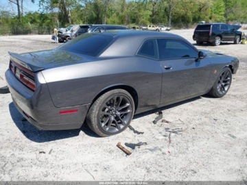 Dodge Challenger III 2022 Dodge Challenger RT Scat Pack 2022 6.4l 6.4 Benzyna 485KM, zdjęcie 5