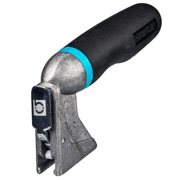 Набор инструментов для плиточника – мастерки для клея и затирки.