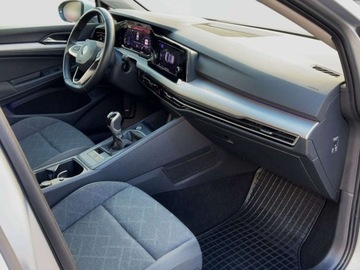 Volkswagen Golf VIII Variant 1.5 TSI 130KM 2022 Volkswagen Golf 1.5TSI 130KM Life SalonPL SerwisASO Acc Led Virtual KessyG, zdjęcie 16