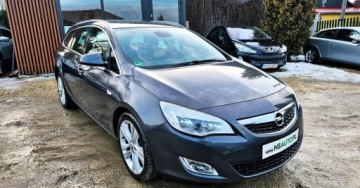 Opel Astra J Sports Tourer 1.4 Turbo ECOTEC 140KM 2011 Opel Astra BENZYNA AUTOMAT bogata wersja COSMO nawigacja okazja 1.4, zdjęcie 5