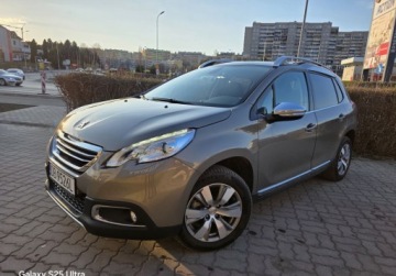 Peugeot 2008 I SUV Facelifting 1.2 PureTech 110KM 2016 Peugeot 2008 Automat 110KM Allure Bezwypadkowy Parktronic, zdjęcie 1