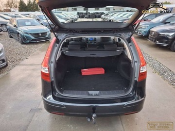 Hyundai i30 I CW Facelifting 1.4 DOHC 109KM 2011 Hyundai i30 1,4 benz klima elektryka wspomaganie oplacony 1.4 Benzyna, zdjęcie 17