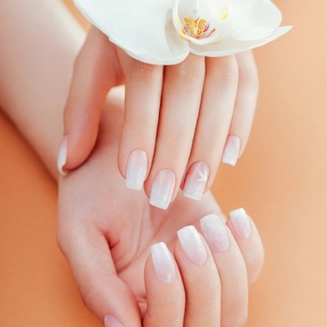 Yoshi Top Hybrydowy Mleczny Do Paznokci Milky Hybrid UV LED10ml