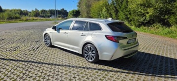 Toyota Corolla XII TS Kombi 2.0 Hybrid Dynamic Force 184KM 2019 Toyota Corolla XII 2.0 Combi Hybryda Komfort + Tech, zdjęcie 4