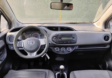 Toyota Yaris III Hatchback 5d Facelifting 1.0 VVT-i 69KM 2016 Toyota Yaris 2016r, 1.0 LPG. Uszkodzony lewy bok. Jezdzi. BenzynaLPG 70KM, zdjęcie 5