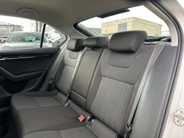 Skoda Octavia III Liftback Facelifting 2.0 TDI 150KM 2018 Skoda Octavia Hak, Podgrzewana przednia szyba/ DSG, zdjęcie 29