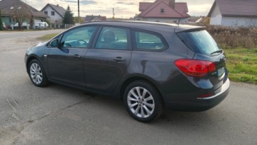Opel Astra J Sports Tourer Facelifting 1.4 Turbo ECOTEC 140KM 2013 Opel Astra Opel Astra J 1.4 Turbo 140 KM benzyna Z Niemiec 1.4 Benzyna, zdjęcie 2