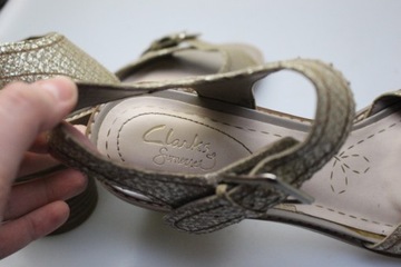 CLARKS SANDAŁY NA OBCASIE SKÓRA R.39/25,5CM