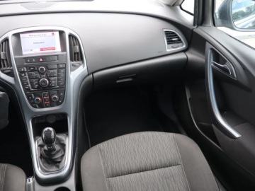 Opel Astra J Sports Tourer Facelifting 1.4 Turbo ECOTEC 120KM 2014 Opel Astra 1.4 T, Navi, Klima, Tempomat, zdjęcie 7