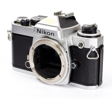 NIKON FE SILVER BODY SLR 35 мм