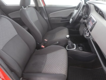 Toyota Yaris III Hatchback 5d Facelifting 1.33 Dual VVT-i 99KM 2015 Toyota Yaris 1.33 Dual VVT-i, Salon Polska, Klima, zdjęcie 8