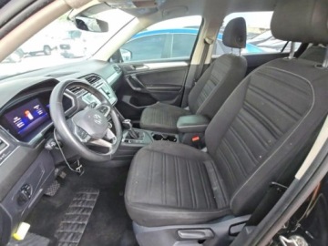 Volkswagen Tiguan II 2022 Volkswagen Tiguan 2022 VOLKSWAGEN TIGUAN S 2.0 Benzyna 186KM, zdjęcie 7