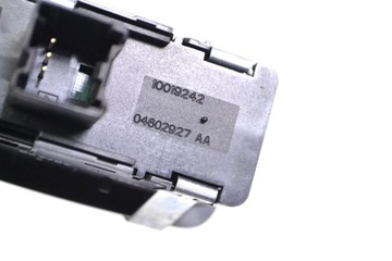 CHRYSLER GRAND VOYAGER 2011 RHD PŘEPÍNAČ OKNO ZADNÍCH LEVÝCH DVEŘE