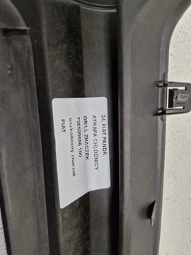 FIAT PANDA 3 III FACELIFT MASKA MŘÍŽKA CHLADIČŮ ZNAKY LOGO 735520656