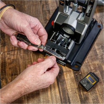 Работайте Sharp Professional Precision Advatue + Mega Set Routener