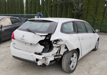 Peugeot 2018 Peugeot 308 122018r. 1.5 HDI. Lekko uszkodzony przod i prawy tyl. Jezdzi., zdjęcie 3