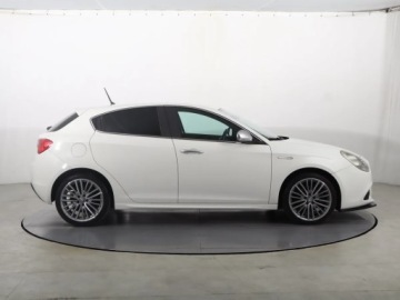Alfa Romeo Giulietta Nuova II Hatchback 5d 1.4 TB 16v Mair 170KM 2012 Alfa Romeo Giulietta 1.4 T MultiAir, Salon Polska, zdjęcie 5