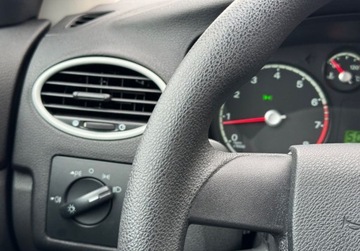 Ford Focus I Sedan 1.6 16V 100KM 2005 Ford Focus Niski przebieg, oryginal, bezwypadkowy, bez korozji. 1.6 100KM, zdjęcie 26