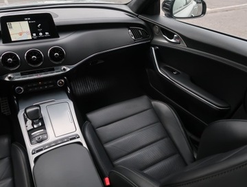 Kia Stinger Liftback 2.0 T-GDi 245KM 2019 Kia Stinger 2.0 T-GDI, Salon Polska, Automat, zdjęcie 7