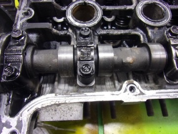 KIA CARENS 1.8 16V ГБЦ ДВИГАТЕЛЯ K427