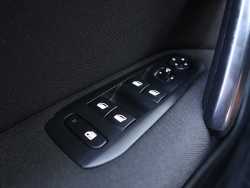 Peugeot 308 II Hatchback Facelifting 1.2 PureTech 110KM 2019 Peugeot 308 1.2 PureTech, Salon Polska, zdjęcie 18