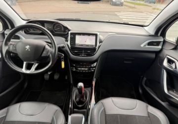 Peugeot 2008 I SUV Facelifting 1.2 PureTech 110KM 2017 Peugeot 2008 1.2 T NAVI Ledy Panorama dach 1.2 Benzyna 110KM, zdjęcie 8