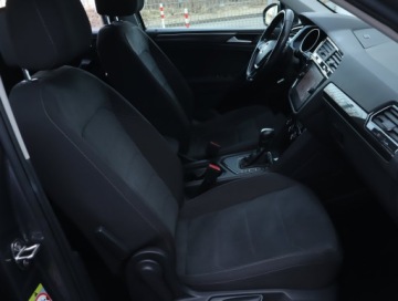 Volkswagen Tiguan II SUV 2.0 TDI 150KM 2019 VW Tiguan 2.0 TDI, DSG, Navi, Klima, Klimatronic, zdjęcie 8