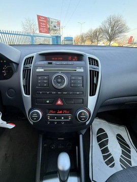 Kia Ceed I Hatchback 5d Facelifting 1.6 DOHC CVVT 126KM 2009 Kia Cee'd Ceed Lift 1.6B Lift 2009r Automat, zdjęcie 7