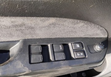 Suzuki Swift V Hatchback 3d Facelifting 1.2 VVT 94KM 2015 Suzuki Swift I rej 2016r, 1.3 Benzyna. Uszkodzony lewy przod i prawy tyl., zdjęcie 9