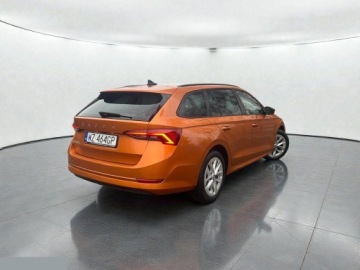 Skoda Octavia IV Kombi 2.0 TDI 115KM 2023 Skoda Octavia 2.0d 115KM 2023r gwarancja! Faktura VAT, zdjęcie 4